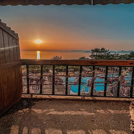 Ξενοδοχείο Faralia 3*